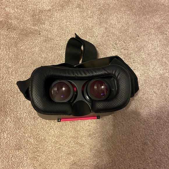 Onn Virtual Reality headset - Picture 1 of 3